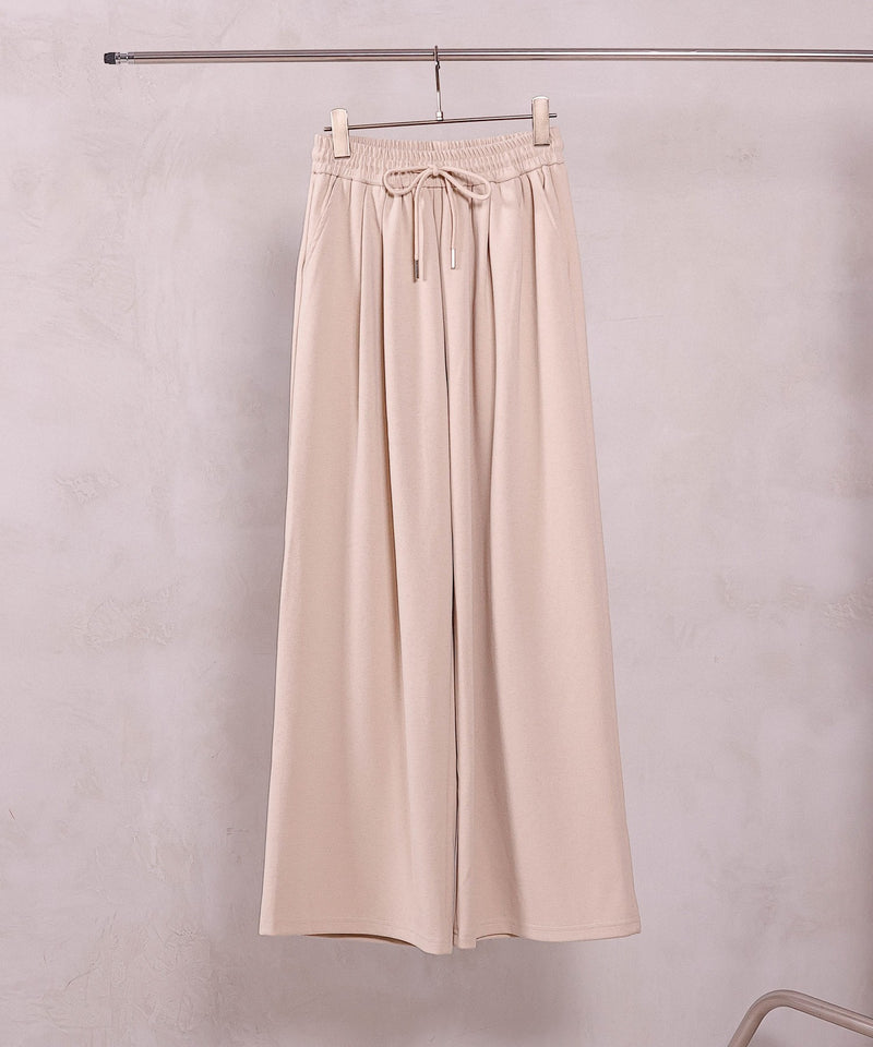 【心地よい履き心地とキレイ見えが叶う】スムースタッチパンツ