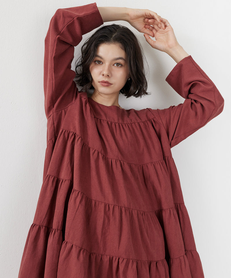 レッド / 身長：162cm / 着用：M