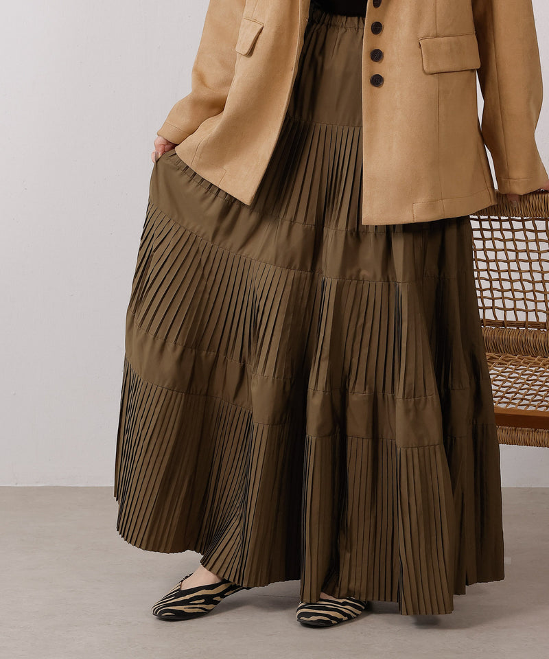 カーキ<br>身長：161cm