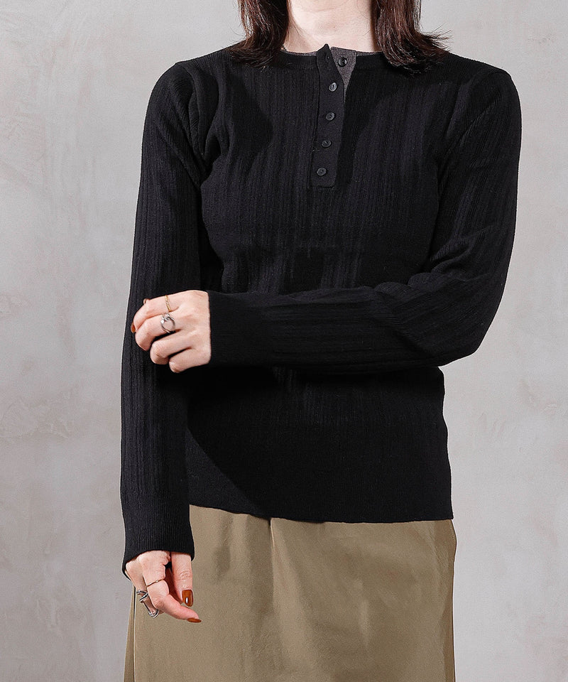 【重ねたような首元でこなれ感を演出♪】ヘンリーネックレイヤートップス