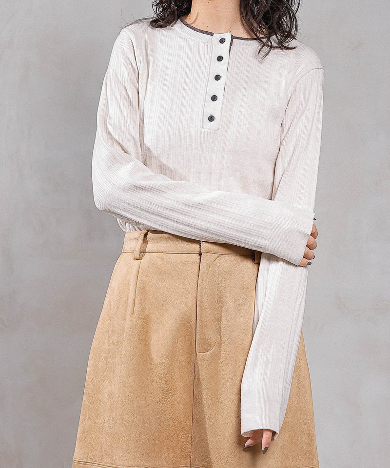 【重ねたような首元でこなれ感を演出♪】ヘンリーネックレイヤートップス