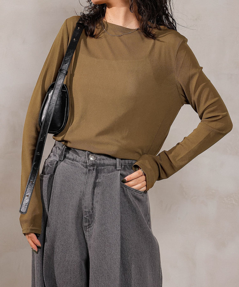 カーキ<br>身長:163cm