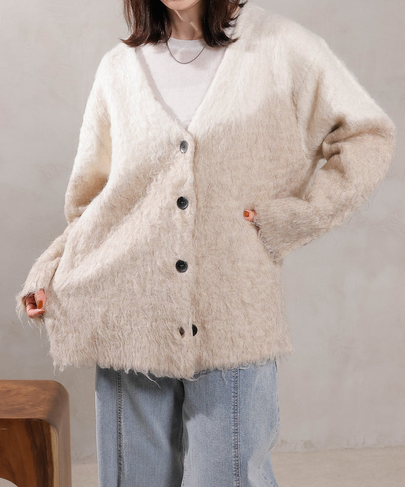 アイボリー<br>
身長 : 161cm