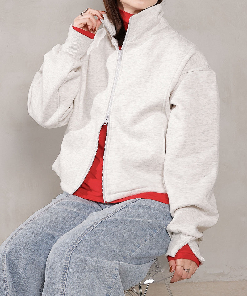 アイボリー<br>
身長：161cm