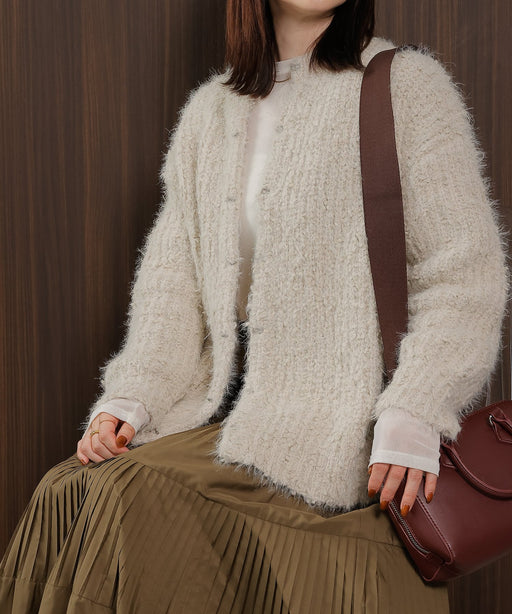 アイボリー<br>身長 : 161cm