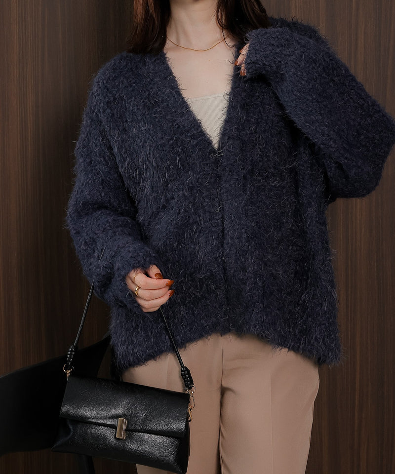 【ゆるっと抜け感で女性らしさが漂う】タッセルボールシャギーカーディガン