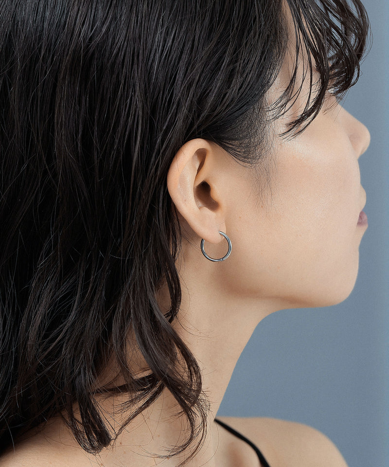カラー：シルバー系2　太さ：1.6mm　直径：12mm