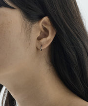 カラー：シルバー　太さ：1.6mm　直径：6mm
