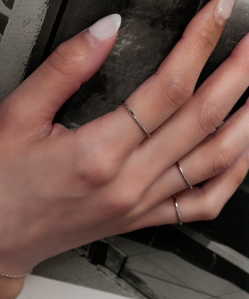 【ORLEAN】シンプルラインリング 幅0.9mm