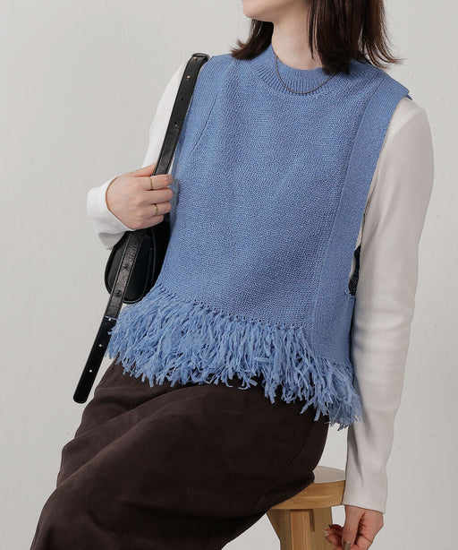 ブルー<br>身長:161cm