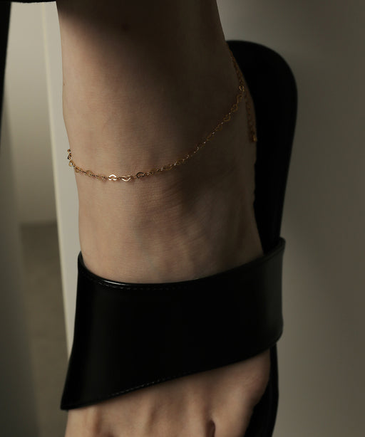 金属アレルギーを起こしにくいサージカルステンレス素材