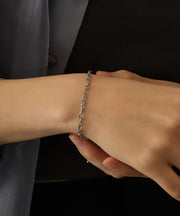 汗や水に強く変色しにくいためお風呂や温泉、海でもつけっぱなし◎