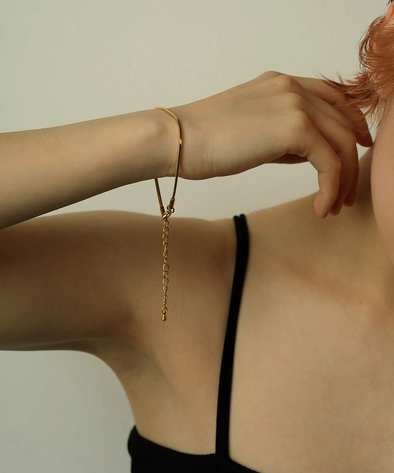 金属アレルギーを起こしにくいサージカルステンレス素材