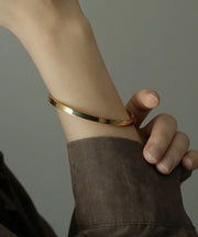 金属アレルギーを起こしにくいサージカルステンレス素材