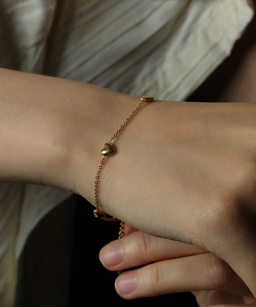 金属アレルギーを起こしにくいサージカルステンレス素材