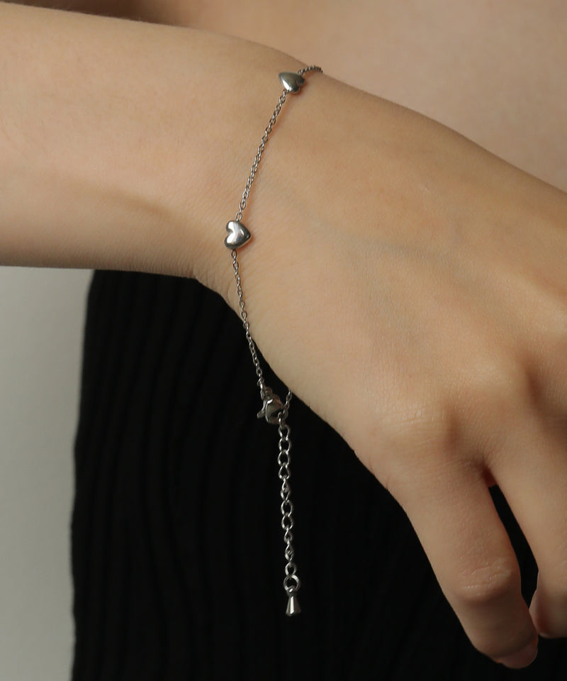 金属アレルギーを起こしにくいサージカルステンレス素材