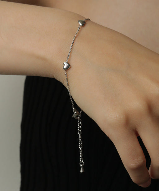 金属アレルギーを起こしにくいサージカルステンレス素材