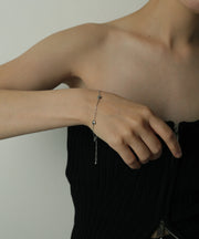 素肌にすっと馴染むスキンアクセ