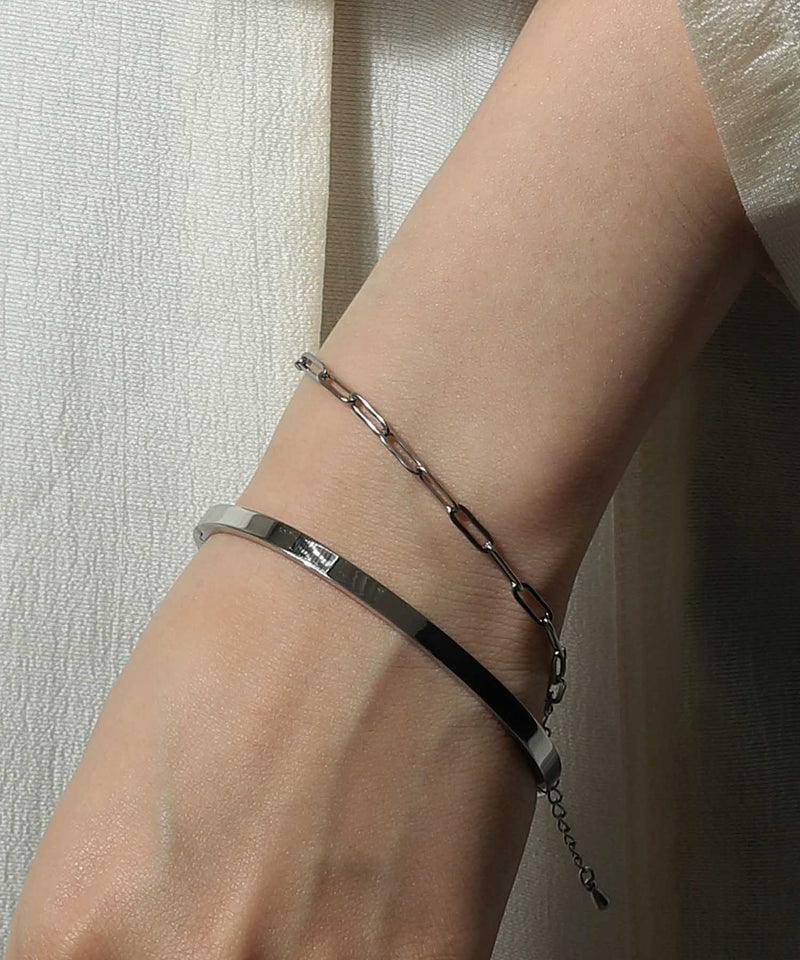 金属アレルギーを起こしにくいサージカルステンレス素材