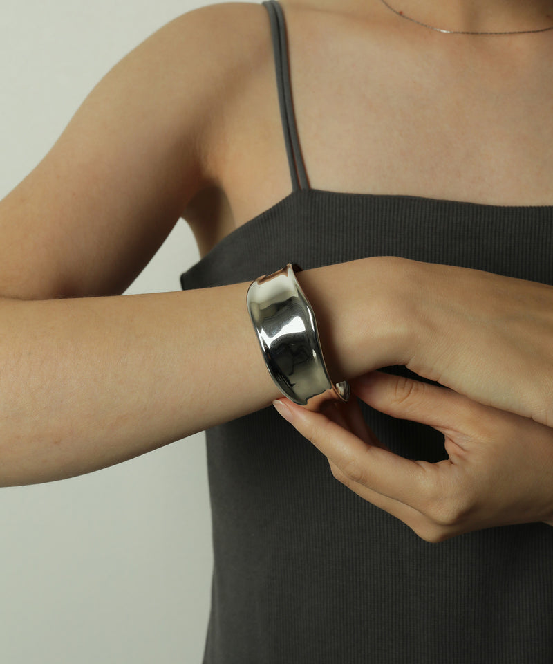 金属アレルギー対応 ボリュームニュアンスバングル サージカルステンレス