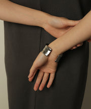 本体幅6.3cm　開き口3cmで存在感のあるバングル