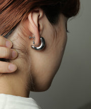 ネジ式でしっかり固定可能