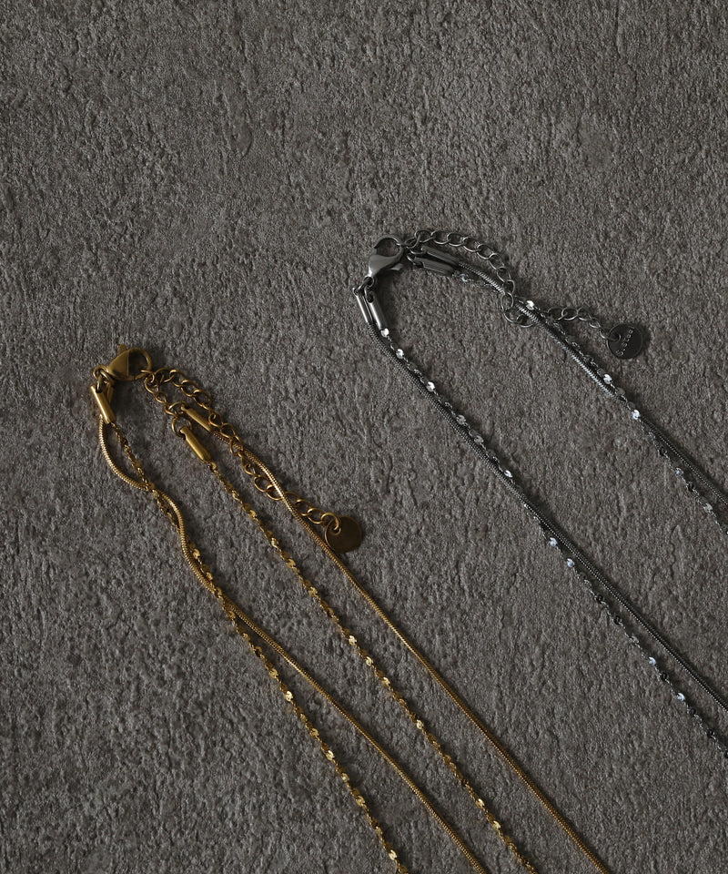 アジャスター付きでサイズ調整可能(40～45cm)