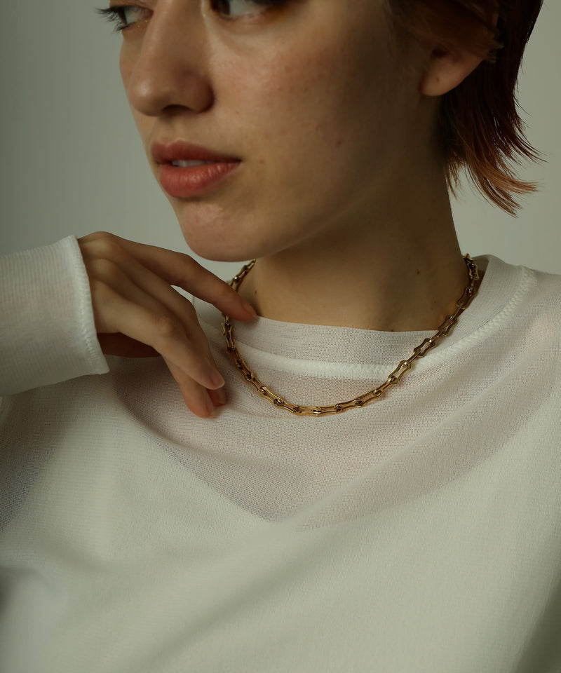 汗や水に強く変色しにくいためお風呂や温泉、海でもつけっぱなし◎