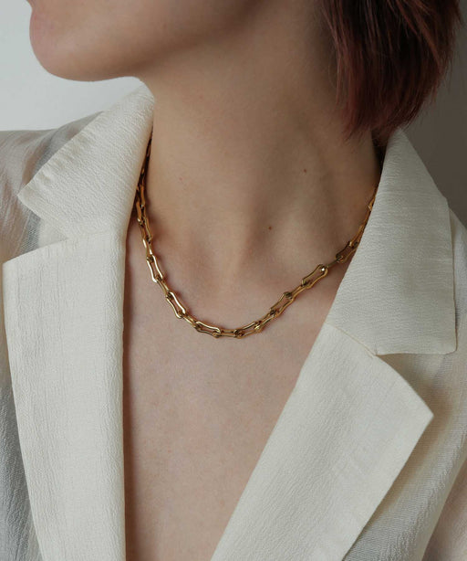 金属アレルギーを起こしにくいサージカルステンレス素材