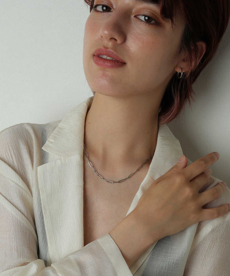 汗や水に強く変色しにくいためお風呂や温泉、海でもつけっぱなし◎