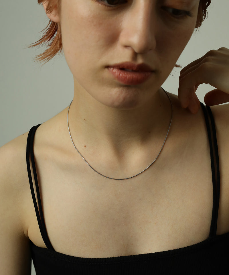 トップを外して着用も可能(長さ：40～45cm)