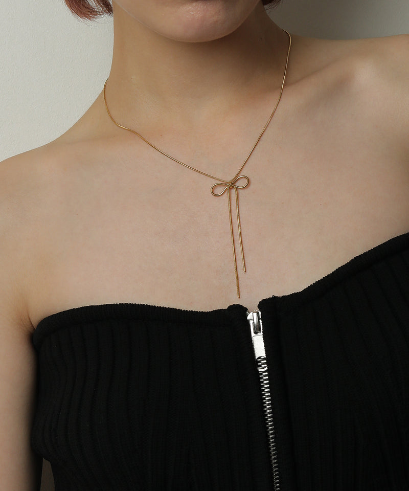 ネックレス長さは約42.5～48cmで首周りを程よく演出