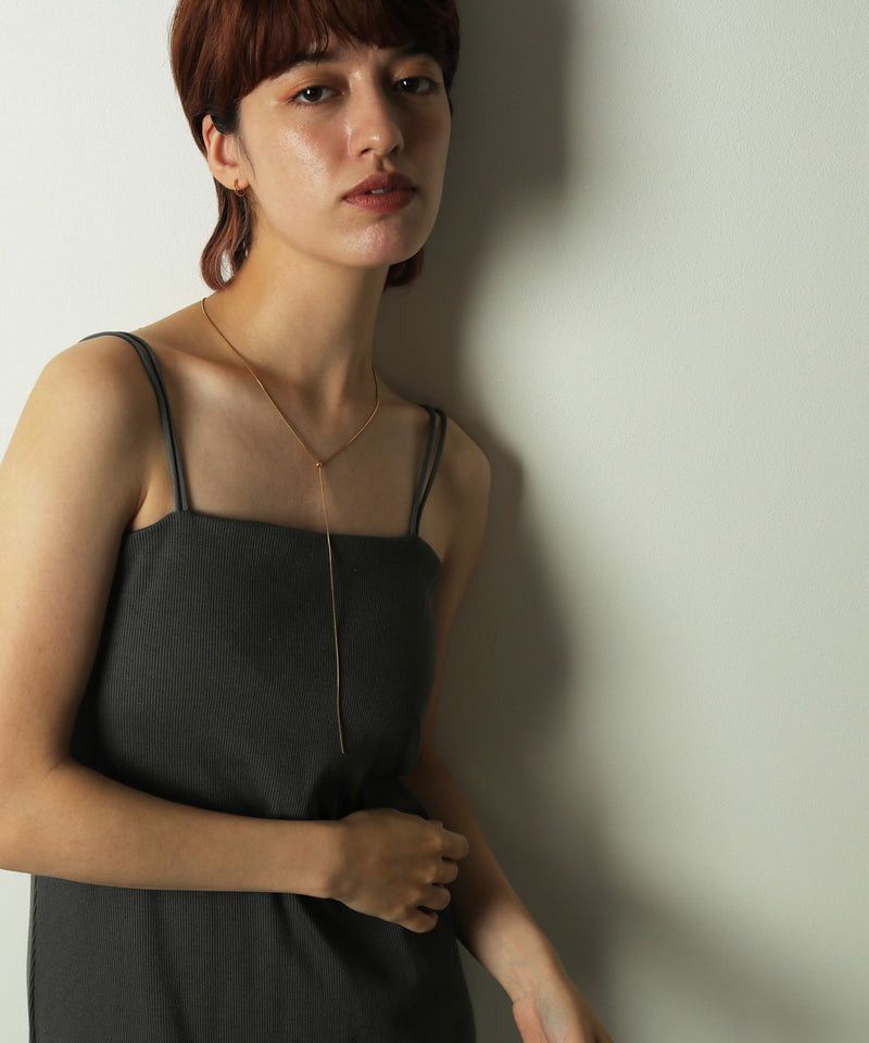 長さ約62cm,ロングでも細いシルエットでニュアンス感のあるネックレス