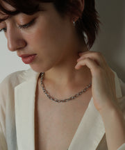 汗や水に強く変色しにくいためお風呂や温泉、海でもつけっぱなし◎