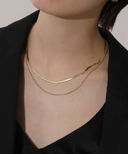 すっと首元に馴染むデザインが特徴のスネークチェーンネックレス
