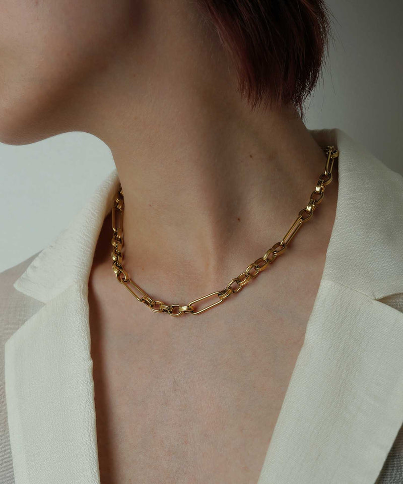 金属アレルギーを起こしにくいサージカルステンレス素材