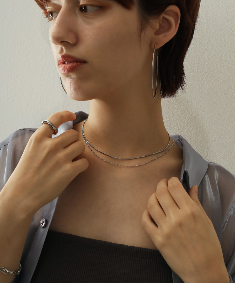 汗や水に強く変色しにくいためお風呂や温泉、海でもつけっぱなし◎