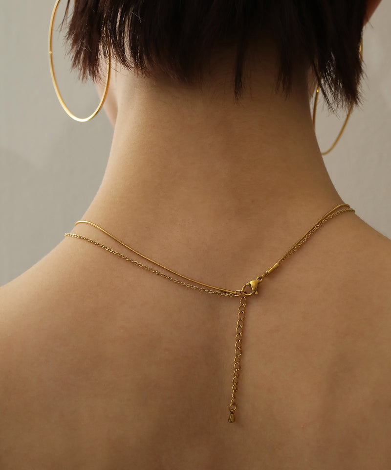 アジャスター付きでサイズ調整可能(38.5～43.5cm)