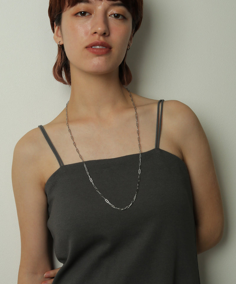 汗や水に強く変色しにくいためお風呂や温泉、海でもつけっぱなし◎