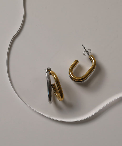 汗や水に強く変色しにくいためお風呂や温泉、海でもつけっぱなし◎