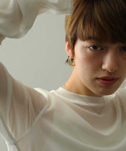 存在感のあるレイヤードオーバル