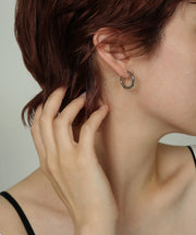 キャッチレスで簡単に着脱できます◎