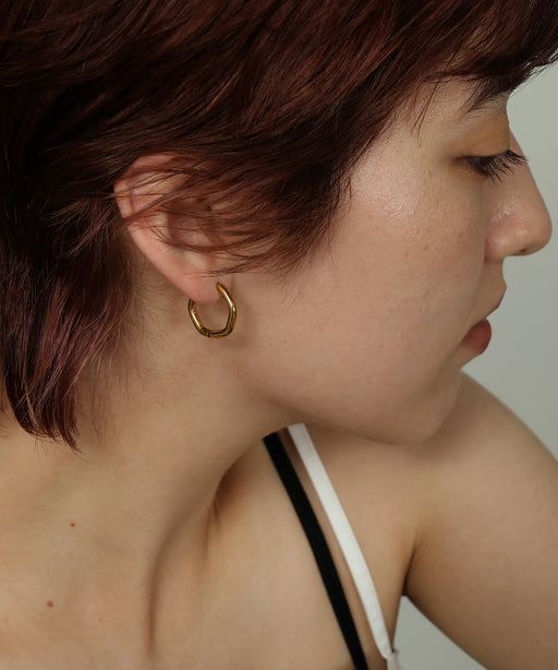 金属アレルギーを起こしにくいサージカルステンレス素材