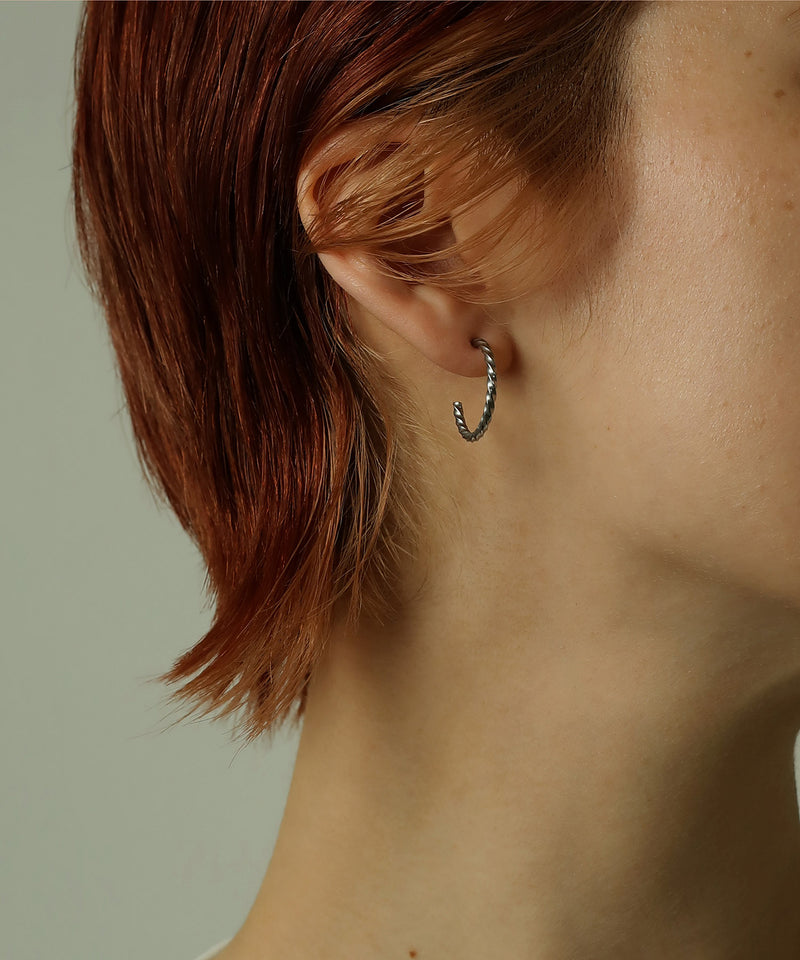 金属アレルギーを起こしにくいサージカルステンレス素材