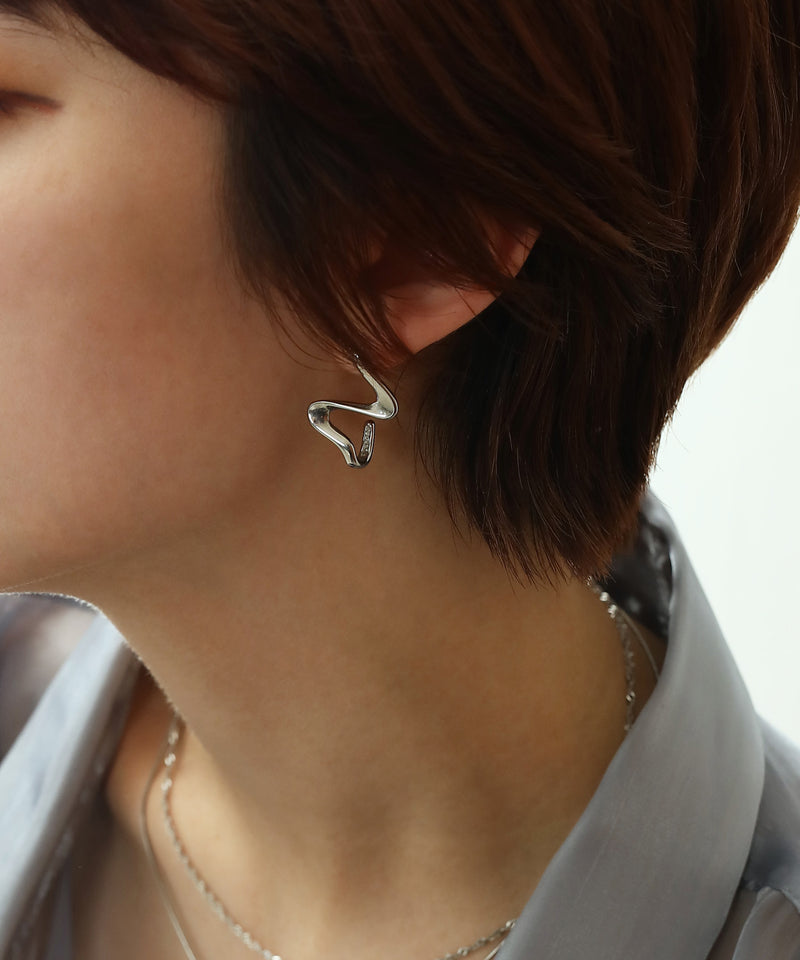 金属アレルギーを起こしにくいサージカルステンレス素材