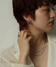 シンプルなデザインで他のアクセサリーとも合わせやすい◎