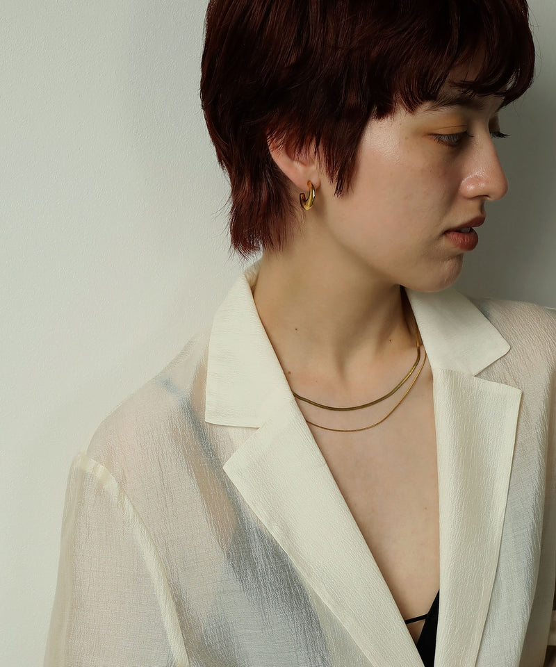 汗や水に強く変色しにくいためお風呂や温泉、海でもつけっぱなし◎