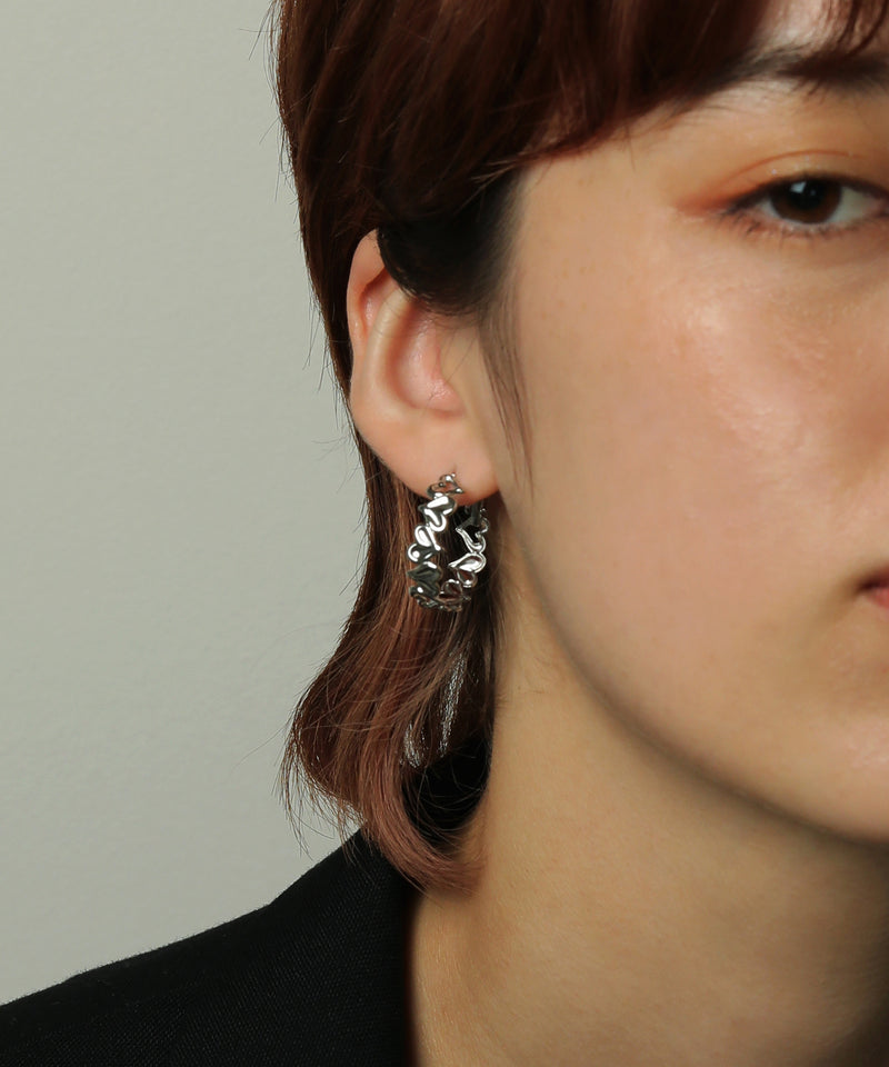 汗や水に強く変色しにくいためお風呂や温泉、海でもつけっぱなし◎