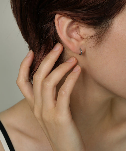 金属アレルギーを起こしにくいサージカルステンレス素材