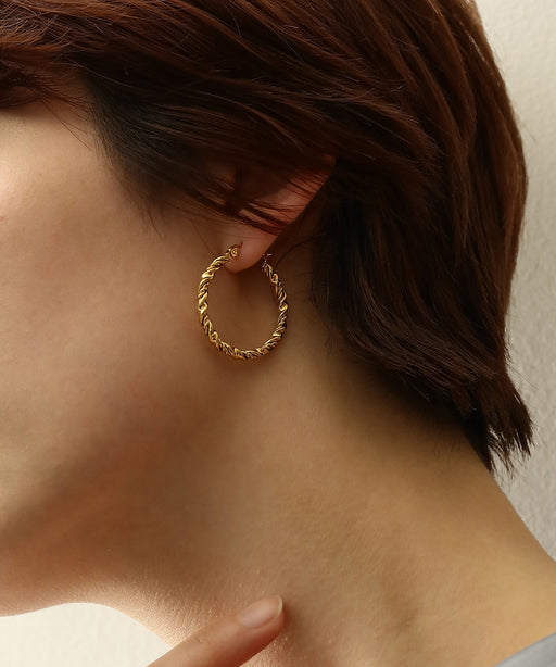 金属アレルギーを起こしにくいサージカルステンレス素材